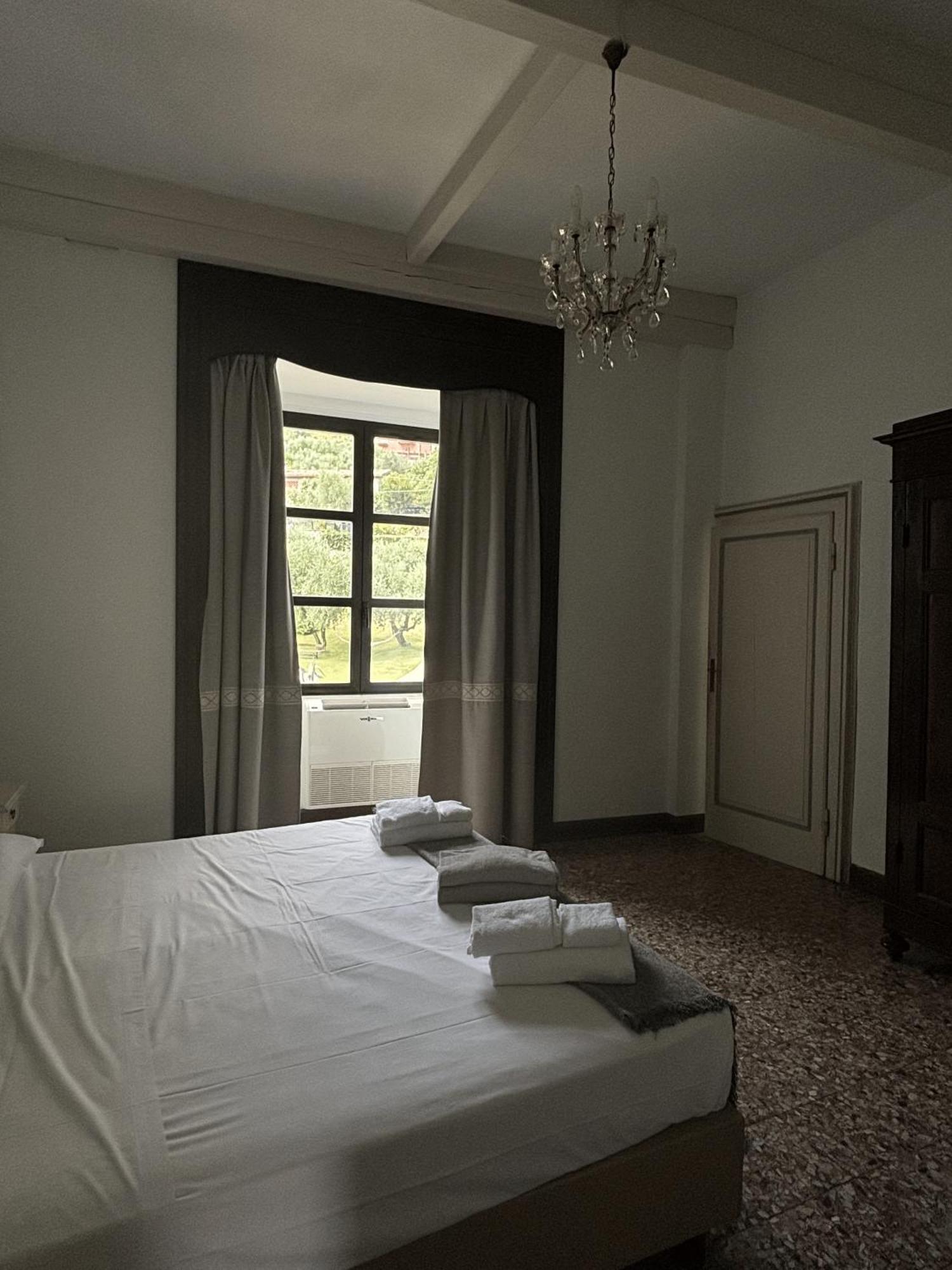 Castello Oldofredi Apart otel Monte Isola Dış mekan fotoğraf
