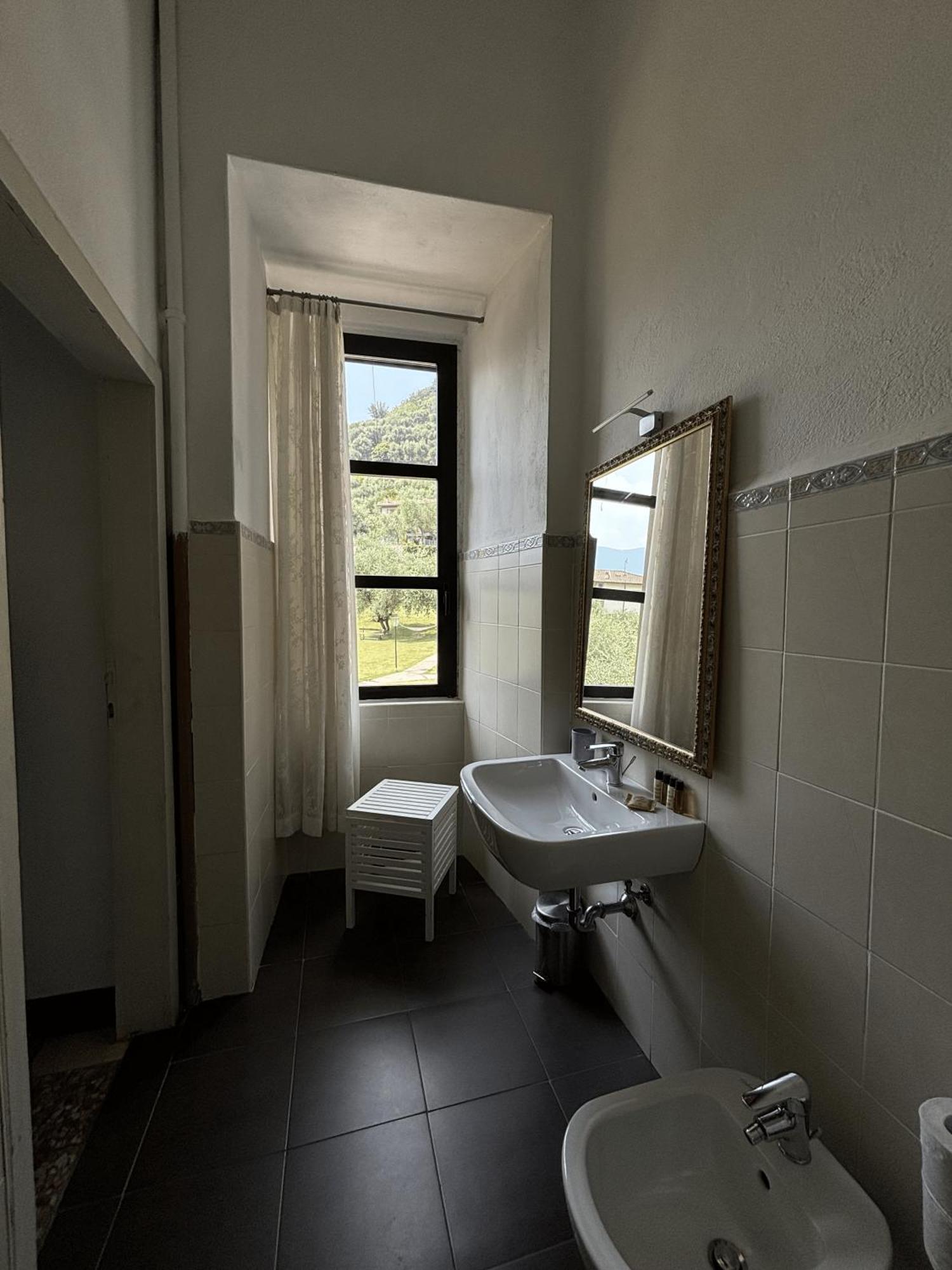 Castello Oldofredi Apart otel Monte Isola Dış mekan fotoğraf