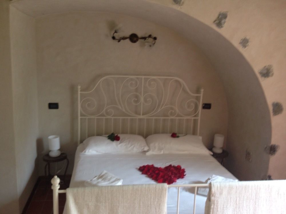 Castello Oldofredi Apart otel Monte Isola Dış mekan fotoğraf